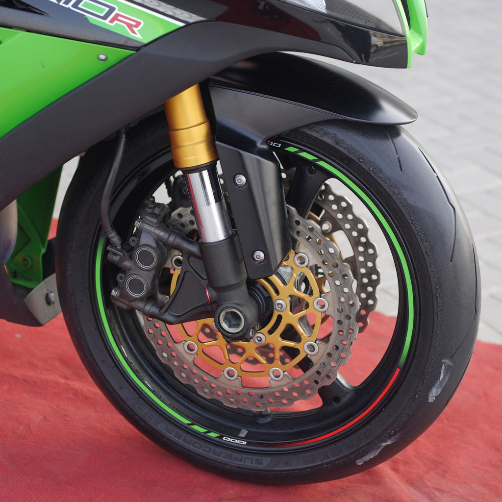 دراجة نارية كاواساكي نينجا ZX10R موديل 2013 للبيع - اتصل الآن على 00971555598040