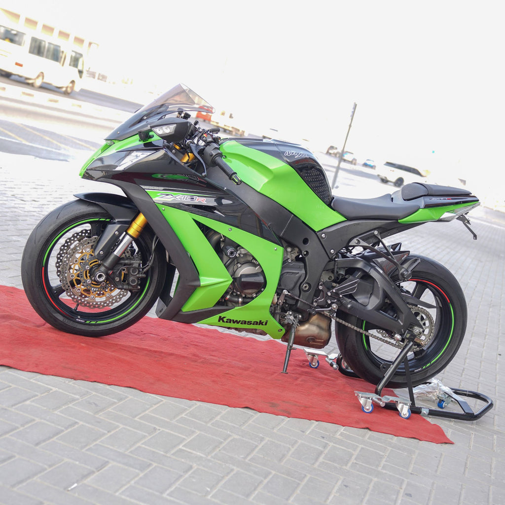 دراجة نارية كاواساكي نينجا ZX10R موديل 2013 للبيع - اتصل الآن على 00971555598040