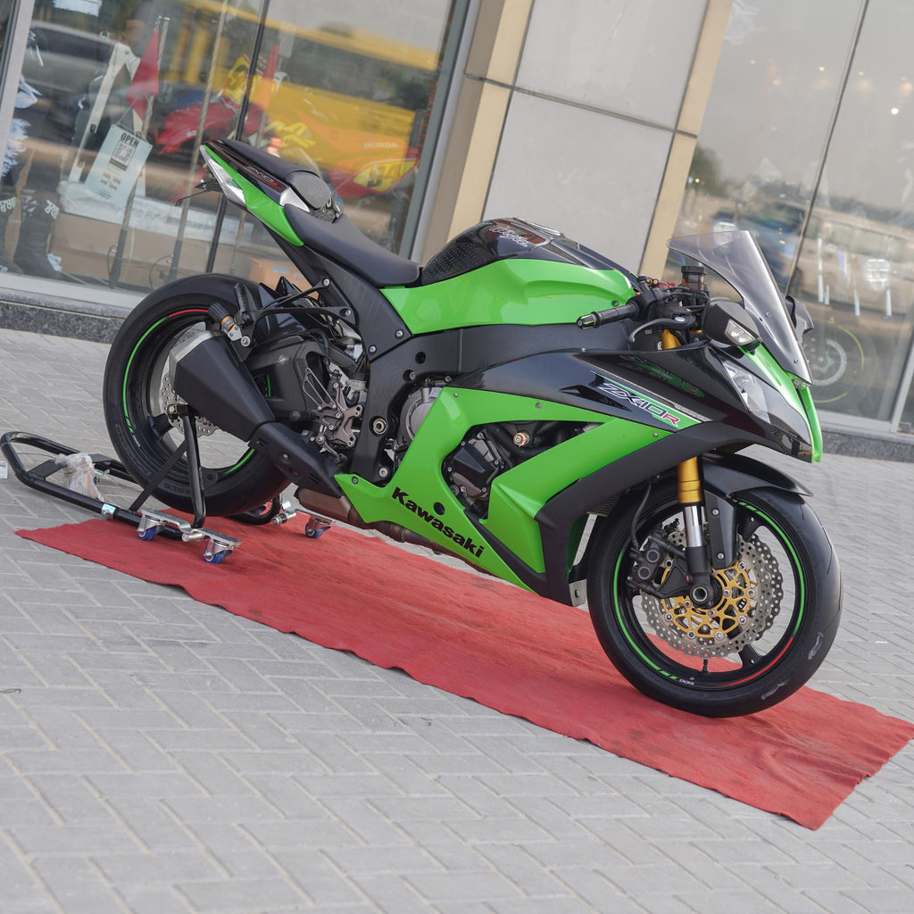 دراجة نارية كاواساكي نينجا ZX10R موديل 2013 للبيع - اتصل الآن على 00971555598040