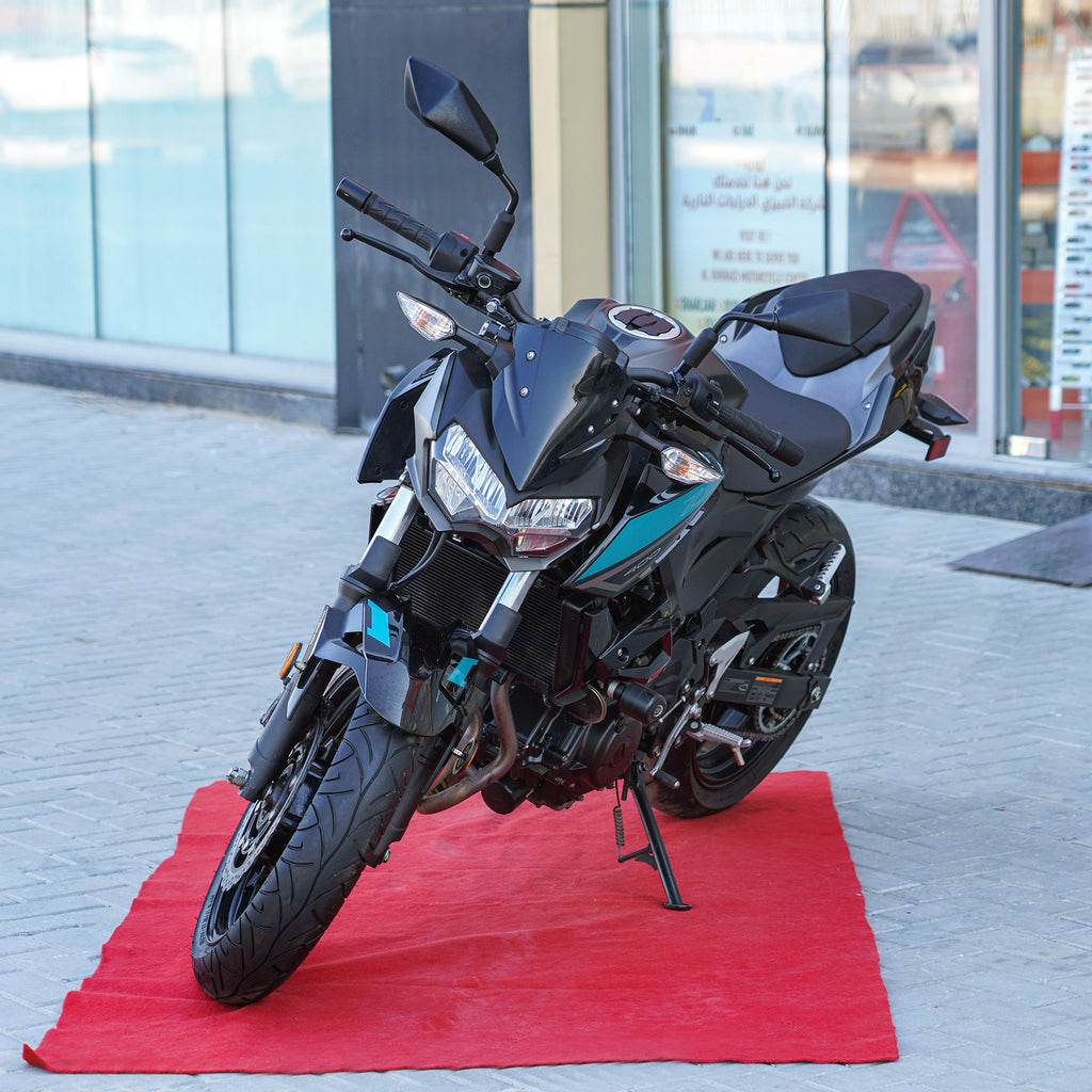 2023 Kawasaki Z400 in Excellent Condition, Low Mileage. Contact Now: +971555598040