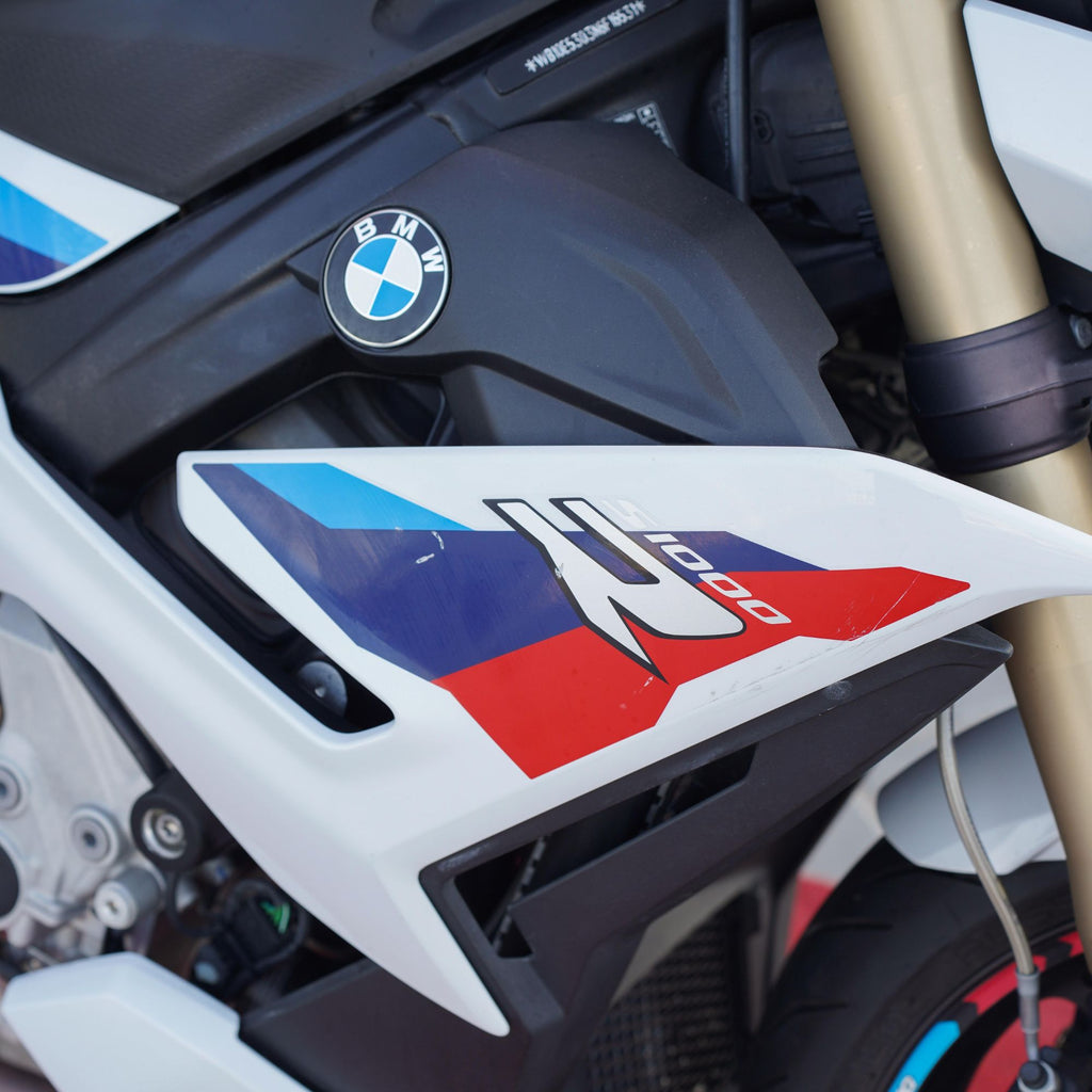 دراجة نارية BMW S 1000 R Premium Super موديل 2022 للبيع - اتصل الآن على +971555598040