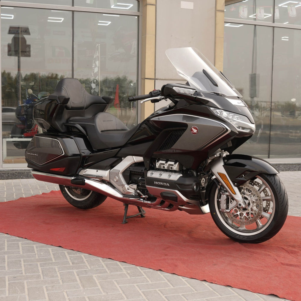 دراجة هوندا جولد وينج DCT 1800CC فاخرة للرحلات موديل 2020 للبيع في الإمارات العربية المتحدة