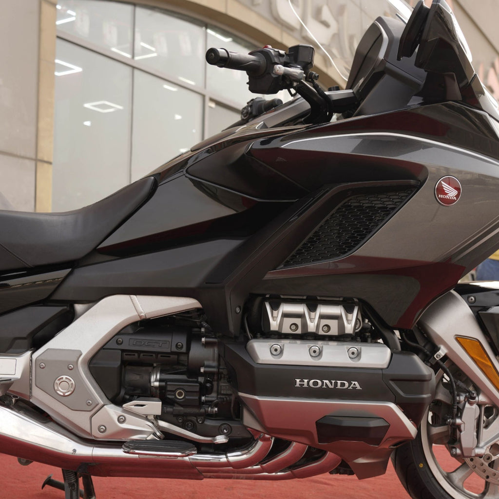 دراجة هوندا جولد وينج DCT 1800CC فاخرة للرحلات موديل 2020 للبيع في الإمارات العربية المتحدة
