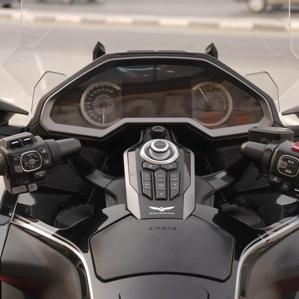 دراجة هوندا جولد وينج DCT 1800CC فاخرة للرحلات موديل 2020 للبيع في الإمارات العربية المتحدة