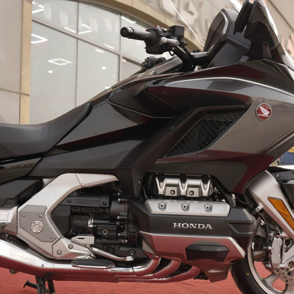 دراجة هوندا جولد وينج DCT 1800CC فاخرة للرحلات موديل 2020 للبيع في الإمارات العربية المتحدة