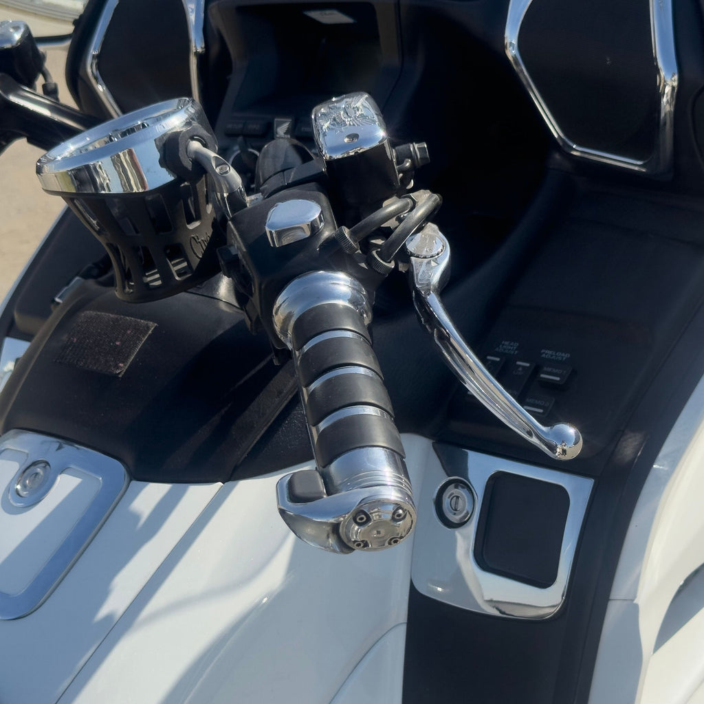 Used 2014 Honda Japan White Motorcycle In Dubai - 0569000351