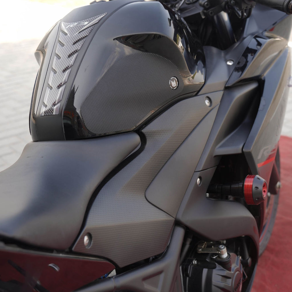 2017 Yamaha R3 Sports Bike  300cc for Sale In Sharjah - 0555598040