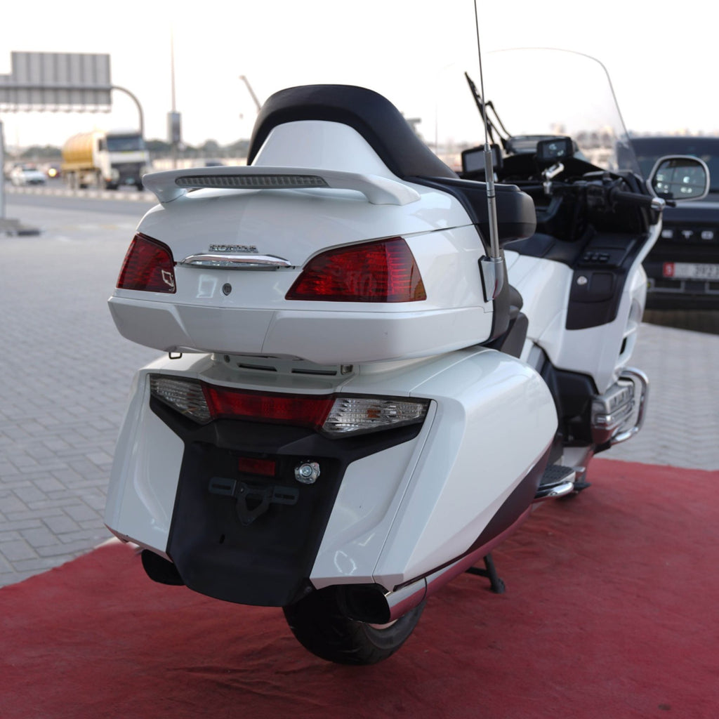 Used 2017 Honda Goldwing 1800cc Touring Motorcycle In Sharjah - 0555598040