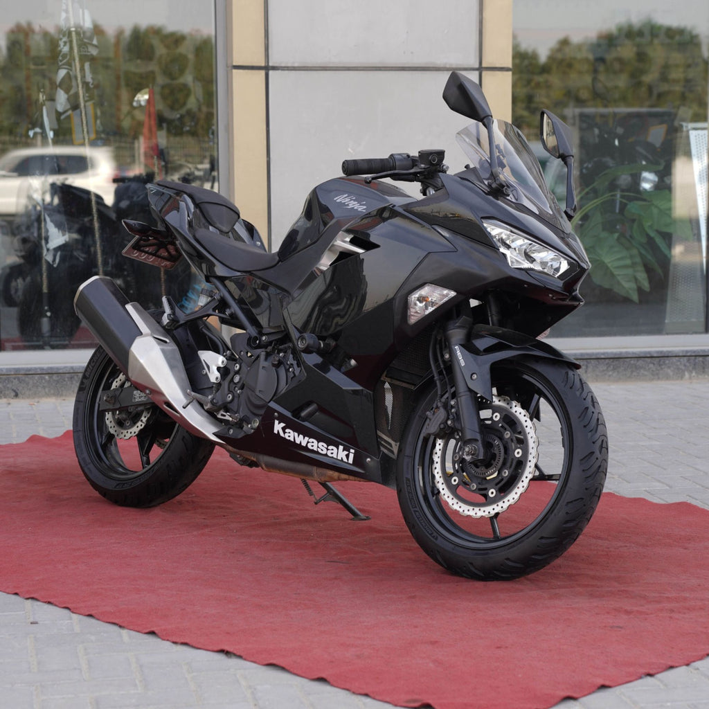 Used 2019 Kawasaki Ninja 400 ABS Motorcycle for Sale In Sharjah - 0555598040