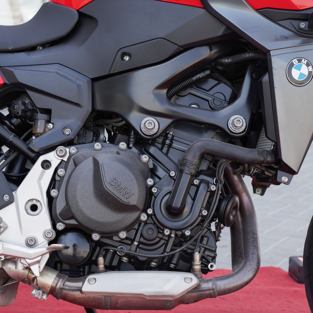 2024 BMW F900R Premium Naked Bike In Sharjah - 0555598040