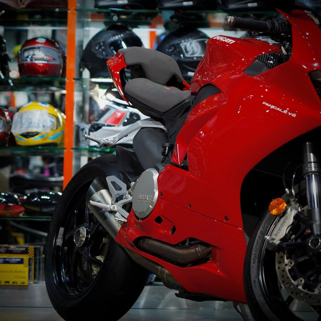 2025 Ducati Panigale V2 Premium Italian Superbike In Abudhabi - 0555546678