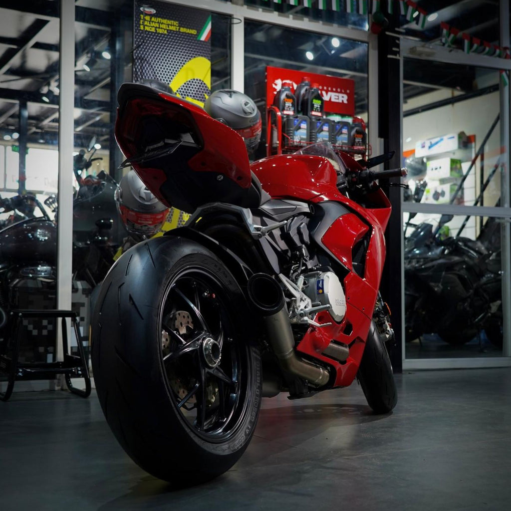 2025 Ducati Panigale V2 Premium Italian Superbike In Abudhabi - 0555546678