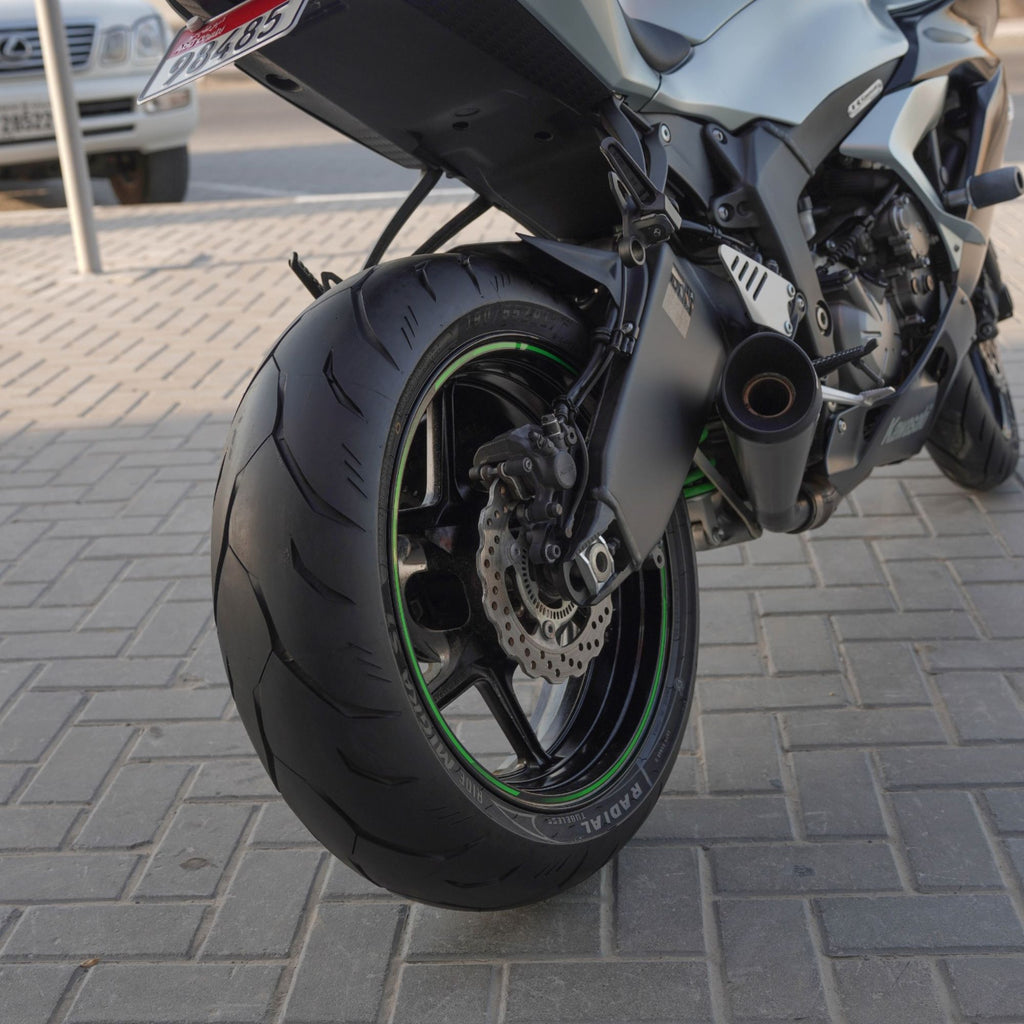2018 Kawasaki Ninja ZX-6R Used for Sale In Sharjah - 0555598040