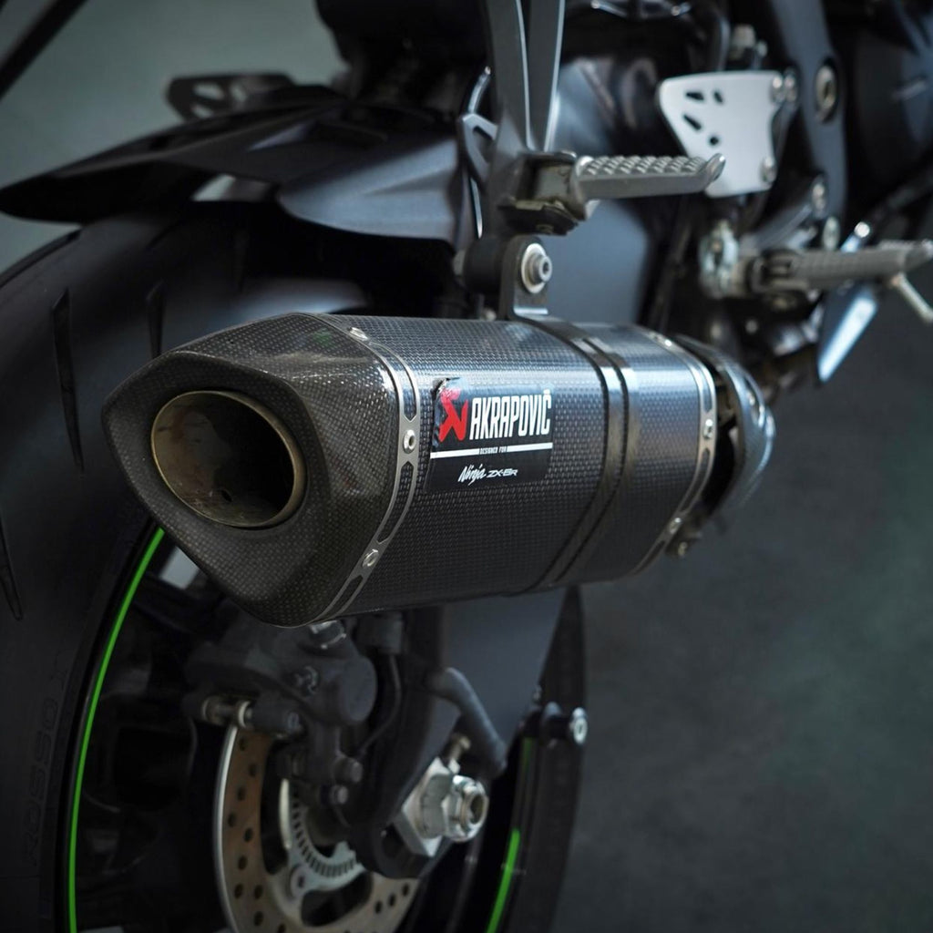 2025 Kawasaki Ninja ZX6R Motorcycle for Sale In Abudhabi - 0555546678