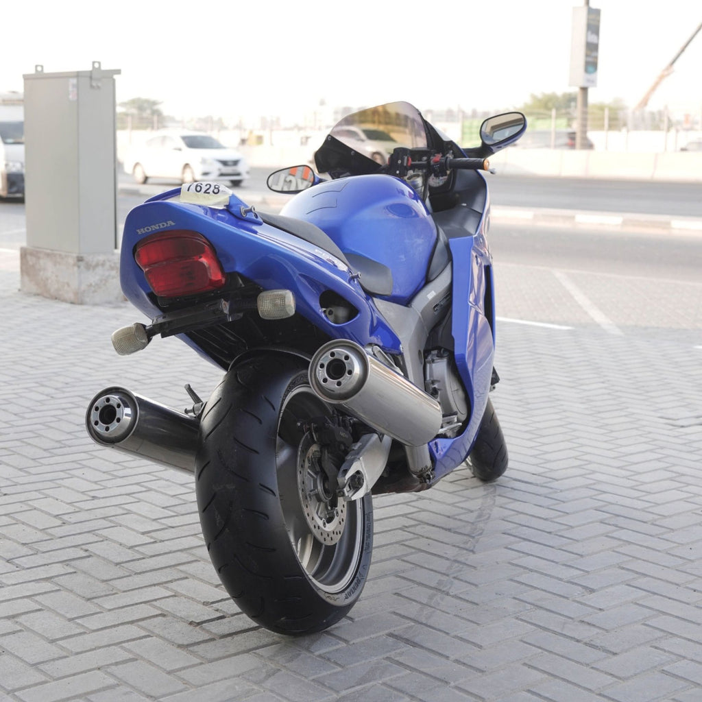 Honda CBR1100XX Super Blackbird 2000 Used Motorcycle In Sharjah - 0555598040