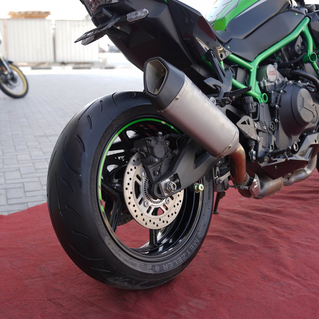 Used 2021 Kawasaki Z H2 Supercharged 1000CC Motorcycle for Sale In Sharjah