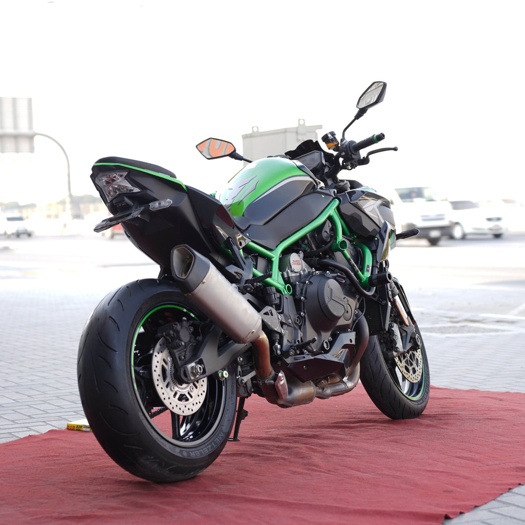 Used 2021 Kawasaki Z H2 Supercharged 1000CC Motorcycle for Sale In Sharjah