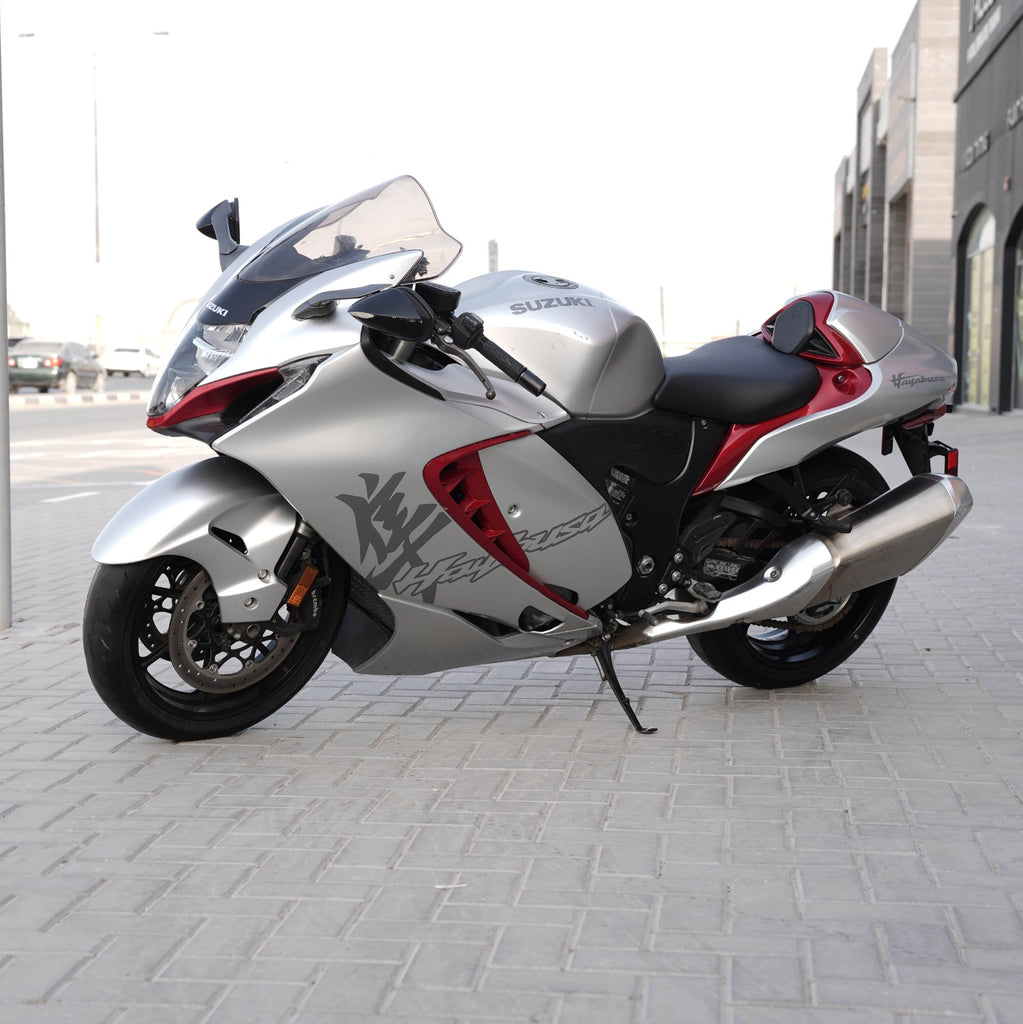 2022 Used Suzuki HAYABUSA 1300CC  Super Sports Bike  For Sale In Sharjah - 0555598040
