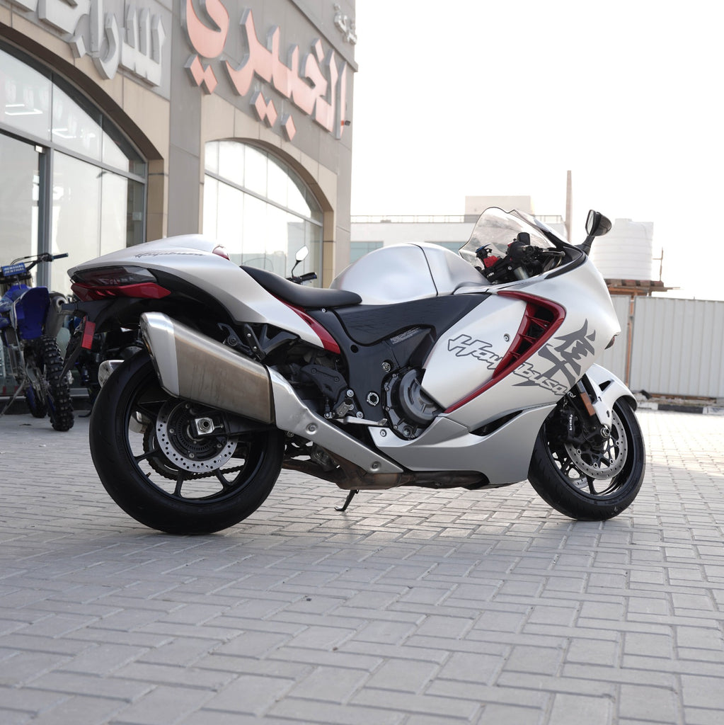 2022 Used Suzuki HAYABUSA 1300CC  Super Sports Bike  For Sale In Sharjah - 0555598040